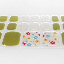 画像をギャラリービューアに読み込む, "ネイル ジェルネイルシール ジェルネイル セルフネイル
フットネイル ペディキュア サマーネイル 夏 水に強い 立体感 デザインネイル
オリーブグリーン 緑 シルバーラメ グリッター 花柄 カラフル レトロ"