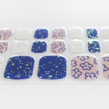 画像をギャラリービューアに読み込む, &quot;ネイル　ジェルネイルシール　ジェルネイル　セルフネイル
フットネイル　ペディキュア　サマーネイル　夏　水に強い　立体感　デザインネイル
花柄　オーロラ　ラメ　華やか　乳白　ネイビー　アクセント　フェミニン　カジュアル&quot;
