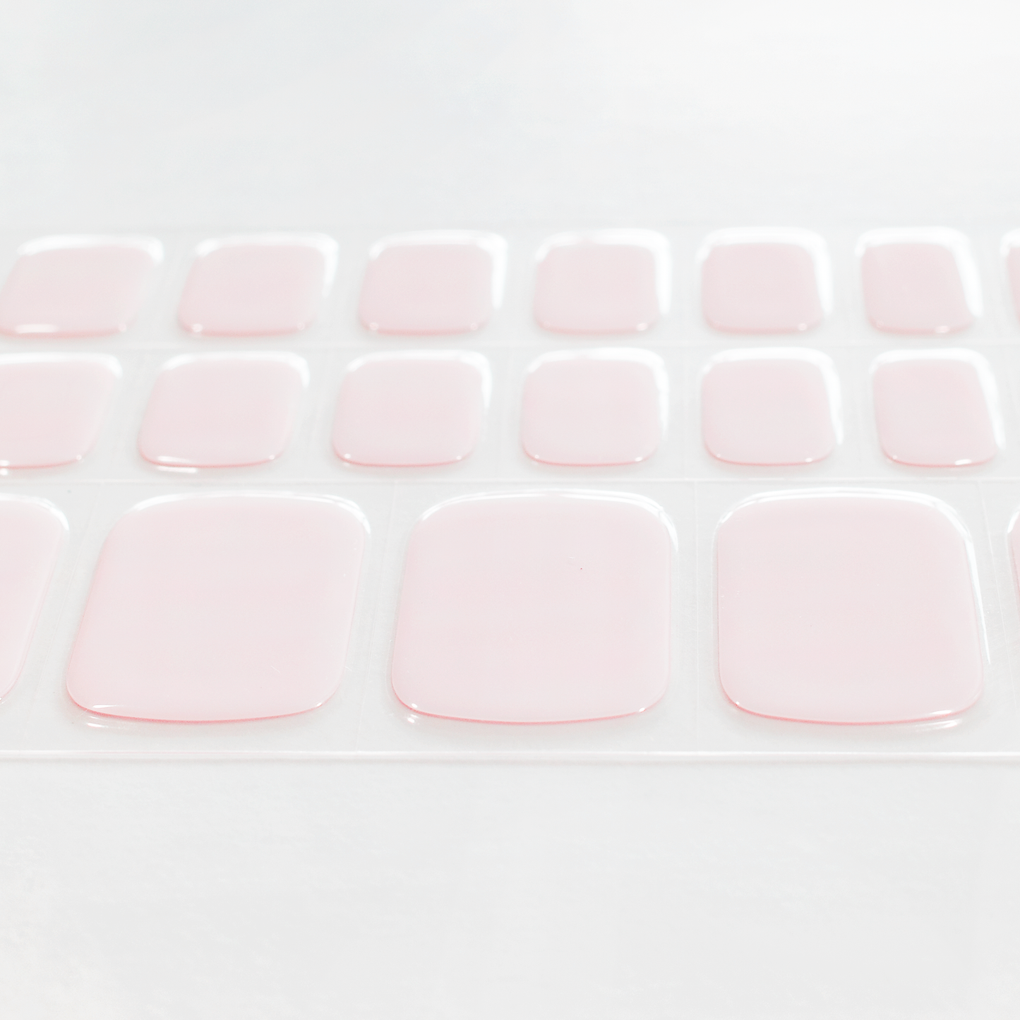 "ネイル　ジェルネイルシール　ジェルネイル　セルフネイル
フットネイル　ペディキュア　サマーネイル　夏　水に強い　立体感　デザインネイル
上品　ピンクベージュ　ツヤ感　清潔感　透明感"