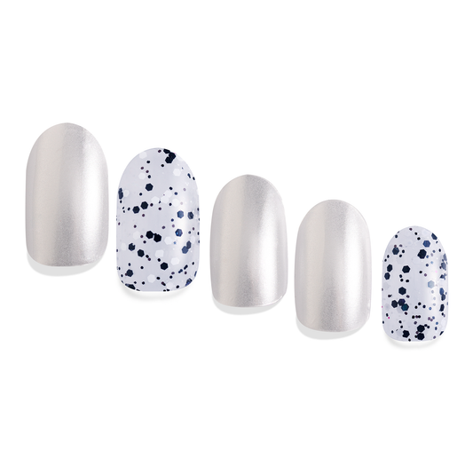 ネイル　ジェルネイルシール　ジェルネイル　セルフネイル
パーティーネイル　ミラーネイル　グリッター　ラメ
クール　モード　カジュアル　銀　シルバー