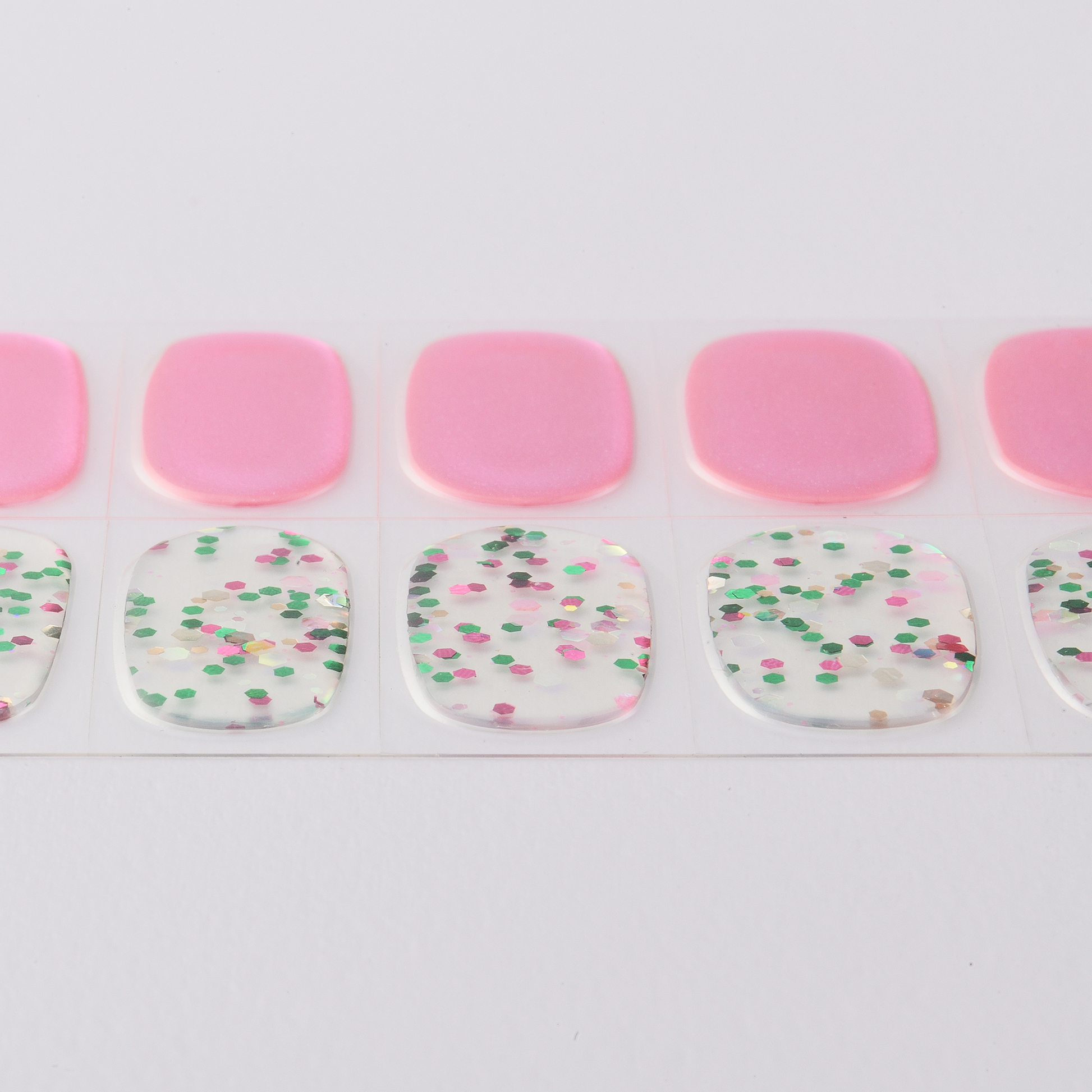 ネイル　ジェルネイルシール　ジェルネイル　セルフネイル
パーティーネイル　ミラーネイル　グリッター　ラメ
甘い　大人　トレンド　ピンク　デート　女子会