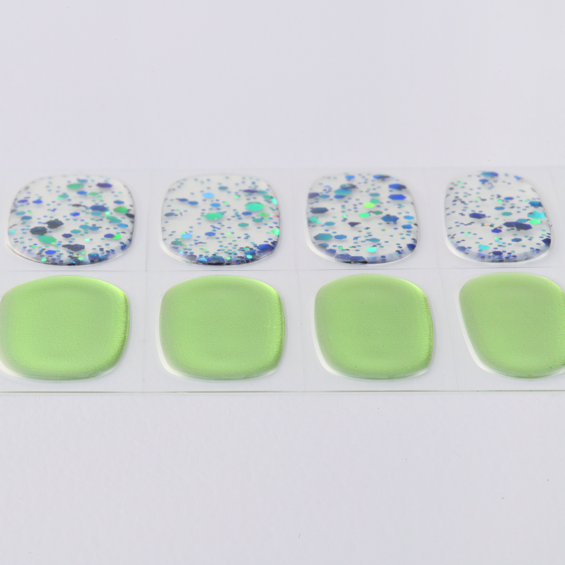 ネイル　ジェルネイルシール　ジェルネイル　セルフネイル
パーティーネイル　ミラーネイル　グリッター　ラメ
爽やか　緑　エネルギッシュ　カジュアル