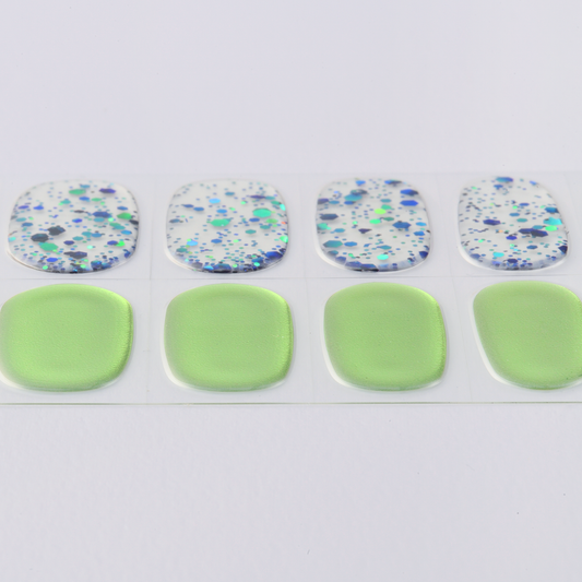 ネイル　ジェルネイルシール　ジェルネイル　セルフネイル
パーティーネイル　ミラーネイル　グリッター　ラメ
爽やか　緑　エネルギッシュ　カジュアル