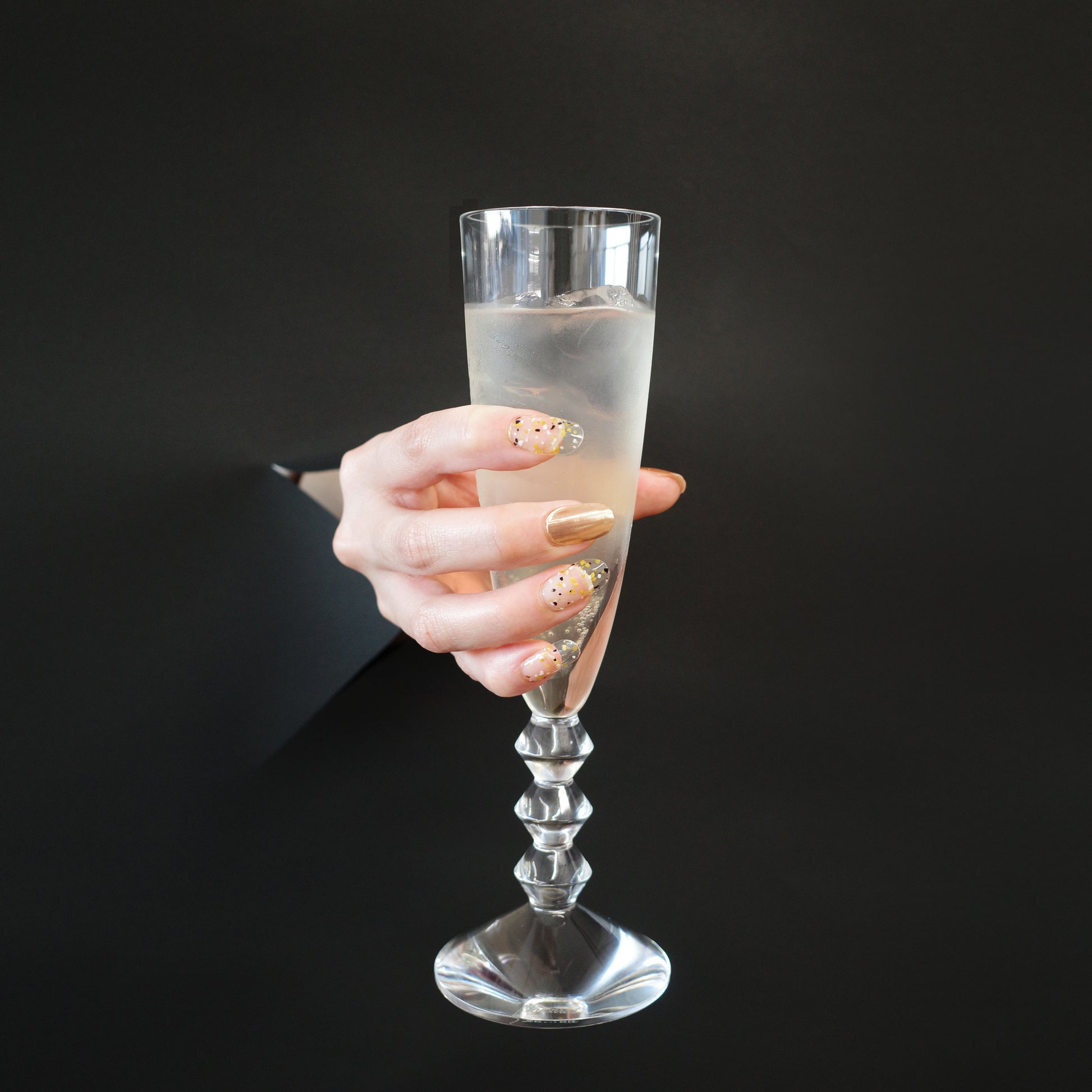 ネイル　ジェルネイルシール　ジェルネイル　セルフネイル
パーティーネイル　ミラーネイル　グリッター　ラメ
ゴージャス　洗練　シャンパン　ゴールド　金